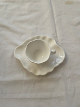 Load image into Gallery viewer, Coquillage- tasse à café blanc écume avec sous tasse
