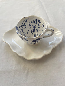 Souvenirs d'été -tasse a café blanc éclats bleus avec sous tasse